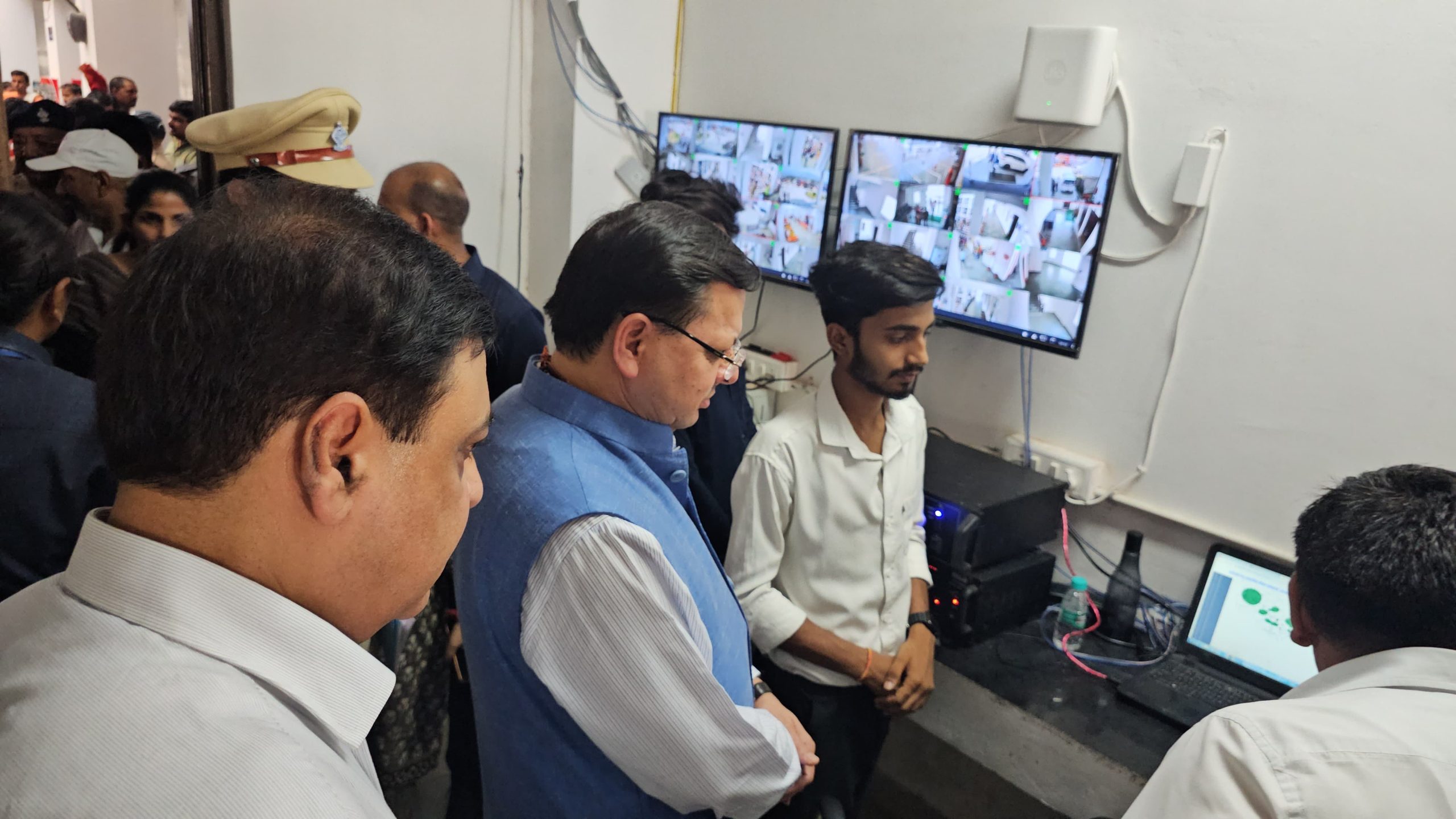 मुख्यमंत्री ने ऋषिकेश पहुंचकर चारधाम यात्रा रजिस्ट्रेशन कार्यालय का किया स्थलीय निरीक्षण