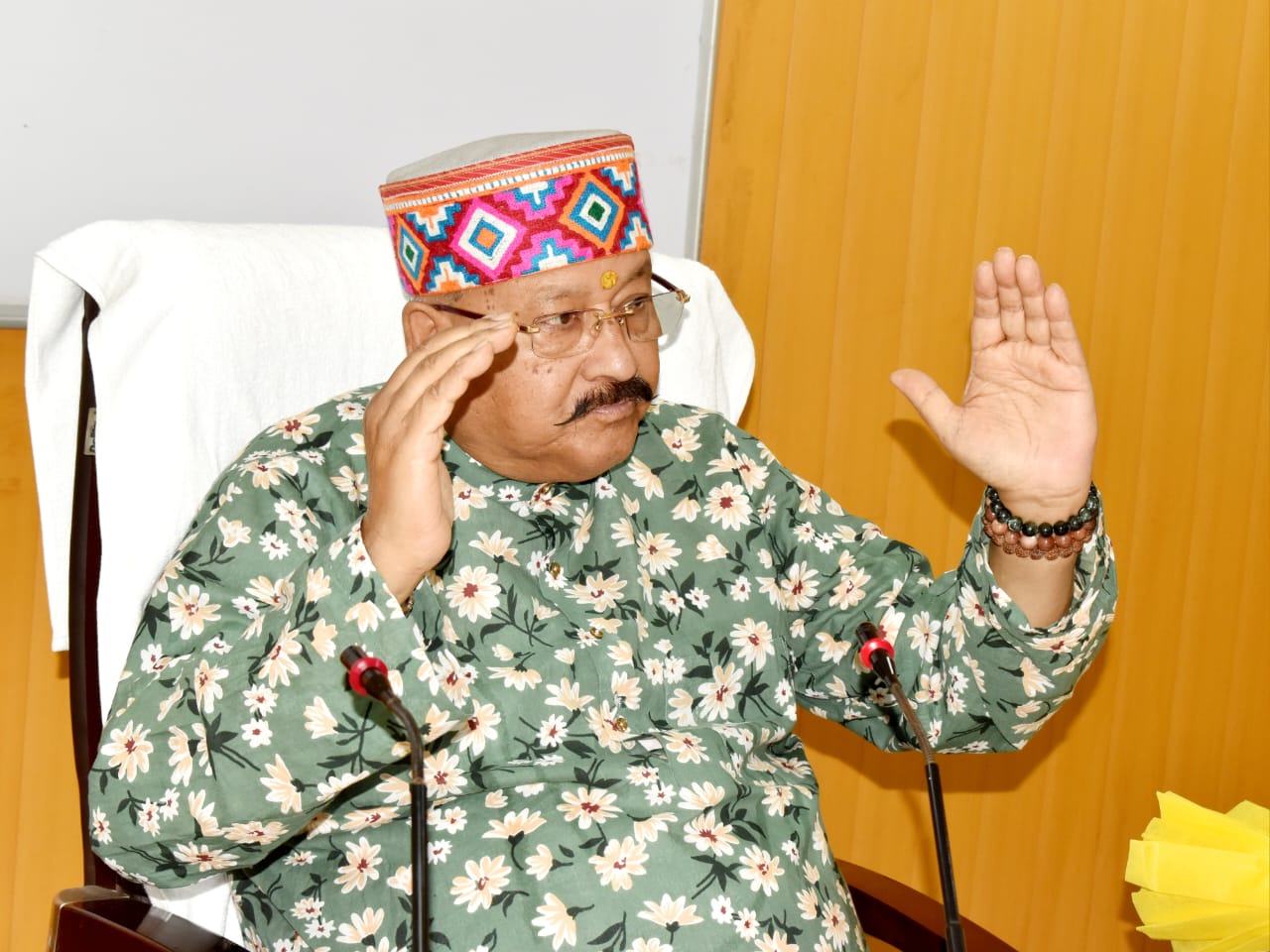 समीक्षा बैठक में महाराज के अधिकारियों को निर्देश, रोड़ सेफ्टी-डैम सेफ्टी को लेकर लोनिवि, सिंचाई विभाग संयुक्त रुप से करें सेमिनार
