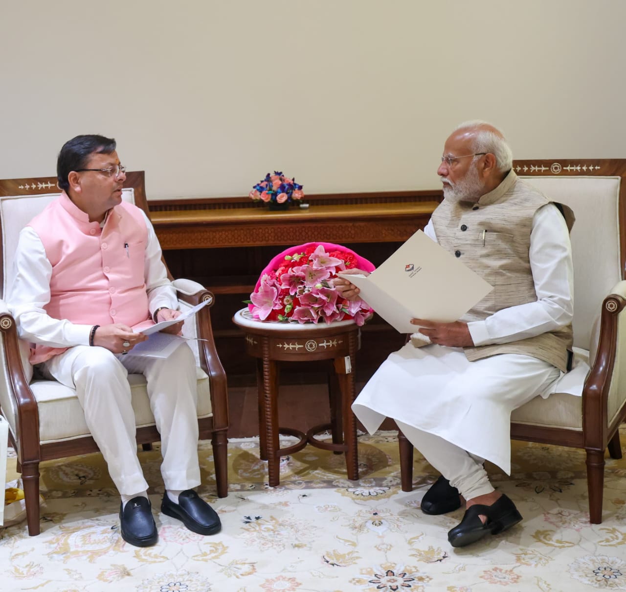 मुख्यमंत्री ने प्रधानमंत्री से भेंट कर उन्हें तीसरी बार देश का प्रधानमंत्री बनने पर दी शुभकामनाएं