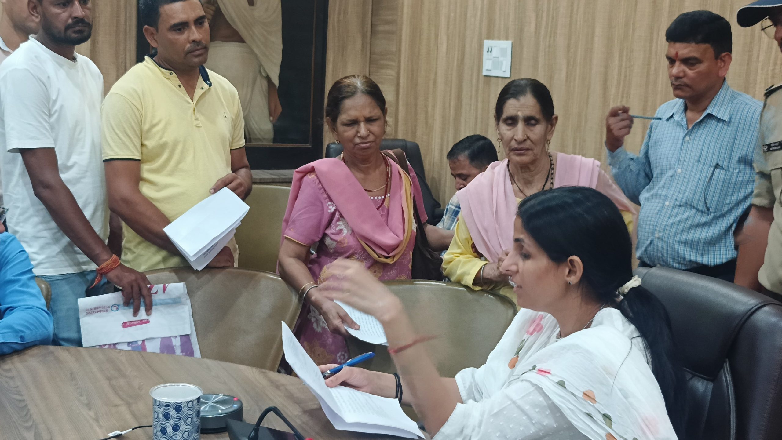 DM सोनिका की अध्यक्षता में जन सुनवाई कार्यक्रम का आयोजन हुआ
