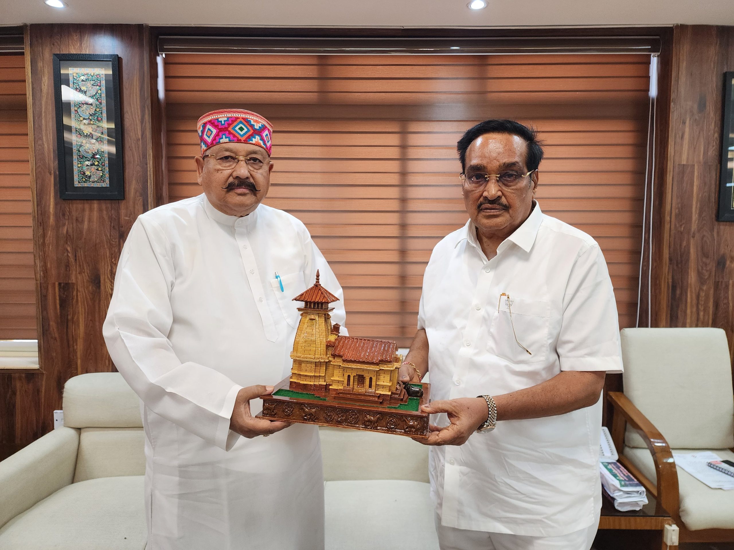 सिंचाई मंत्री महाराज ने जमरानी बांध के अवशेष केन्द्रांश 112.50 करोड़ की धनराशि देने का किया अनुरोध