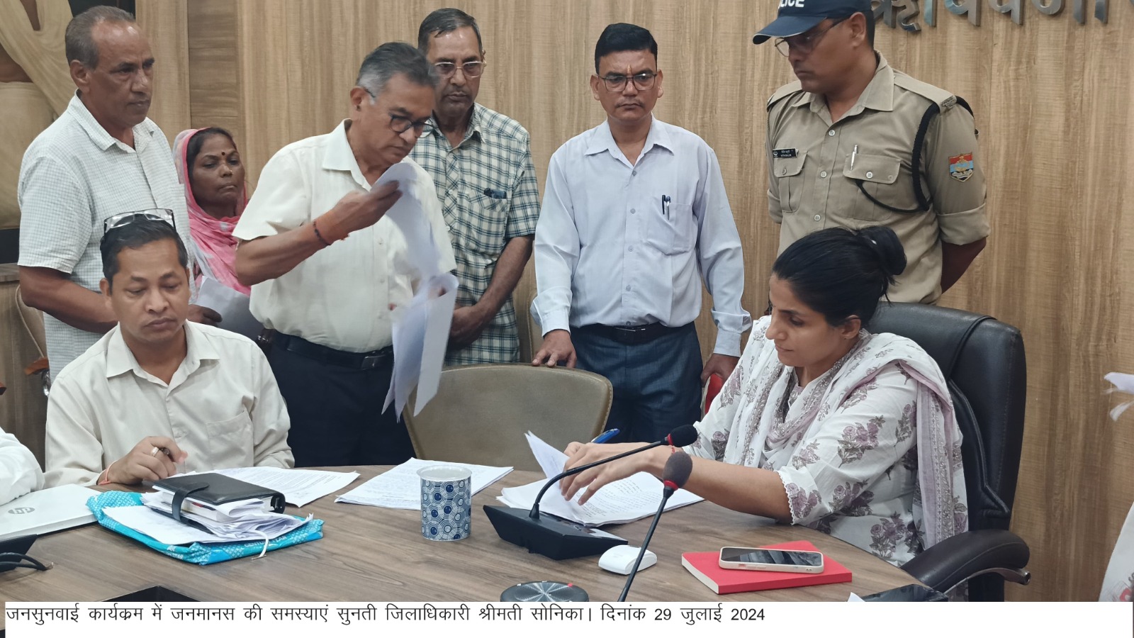 DM सोनिका की अध्यक्षता में जन सुनवाई कार्यक्रम का आयोजन हुआ