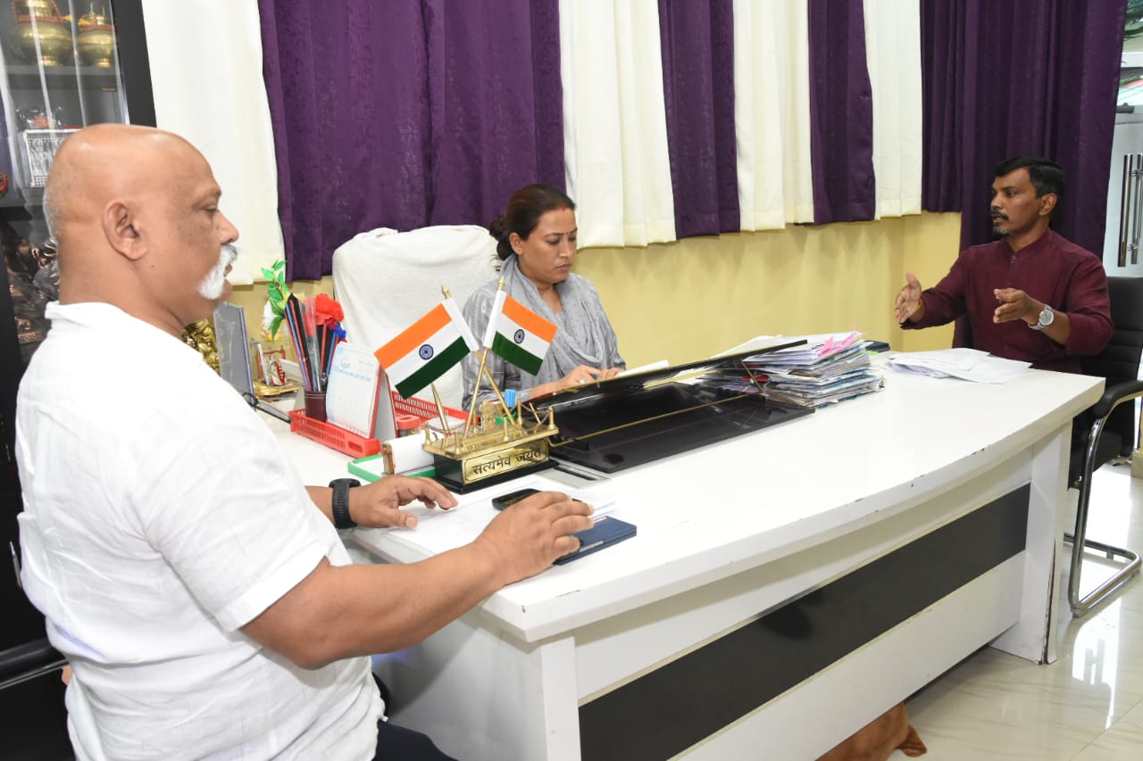 खेल मंत्री रेखा आर्य ने राज्य में होने वाले 38वें राष्ट्रीय खेलों के आयोजन को लेकर की खेल विभाग की समीक्षा बैठक