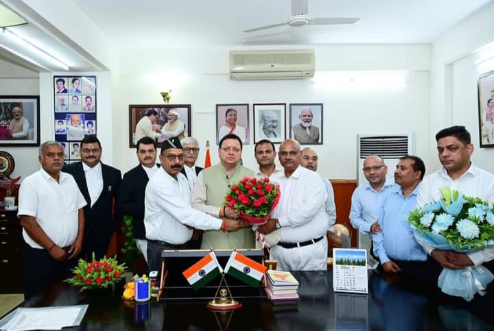 CM धामी से देहरादून बार एसोसिएशन के पदाधिकारियों एवं अधिवक्ताओं ने भेंट की