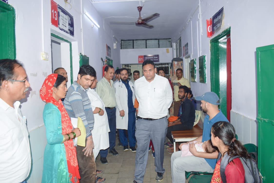 स्वास्थ्य सचिव ने किया सीएचसी अगस्त्यमुनि का औचक निरीक्षण