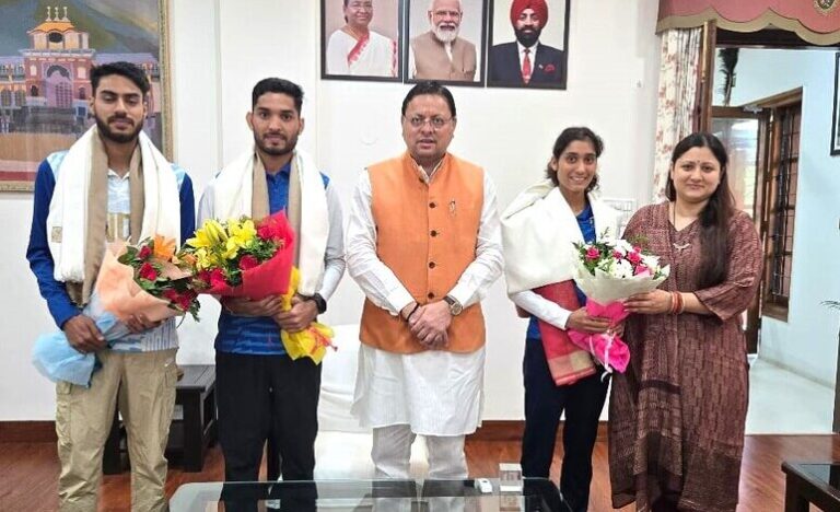 CM धामी से पेरिस ओलंपिक में प्रतिभाग कर लौटे खिलाड़ियों ने मुलाक़ात की