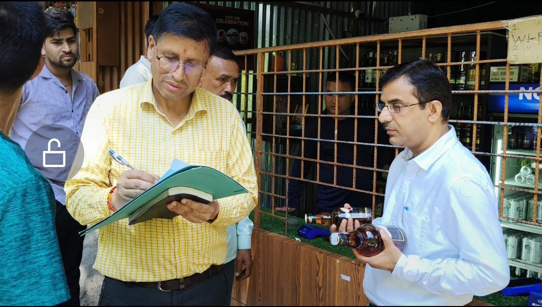 सीएम धामी के निर्देश पर शराब के ठेकों पर ताबड़तोड़ छापेमारी