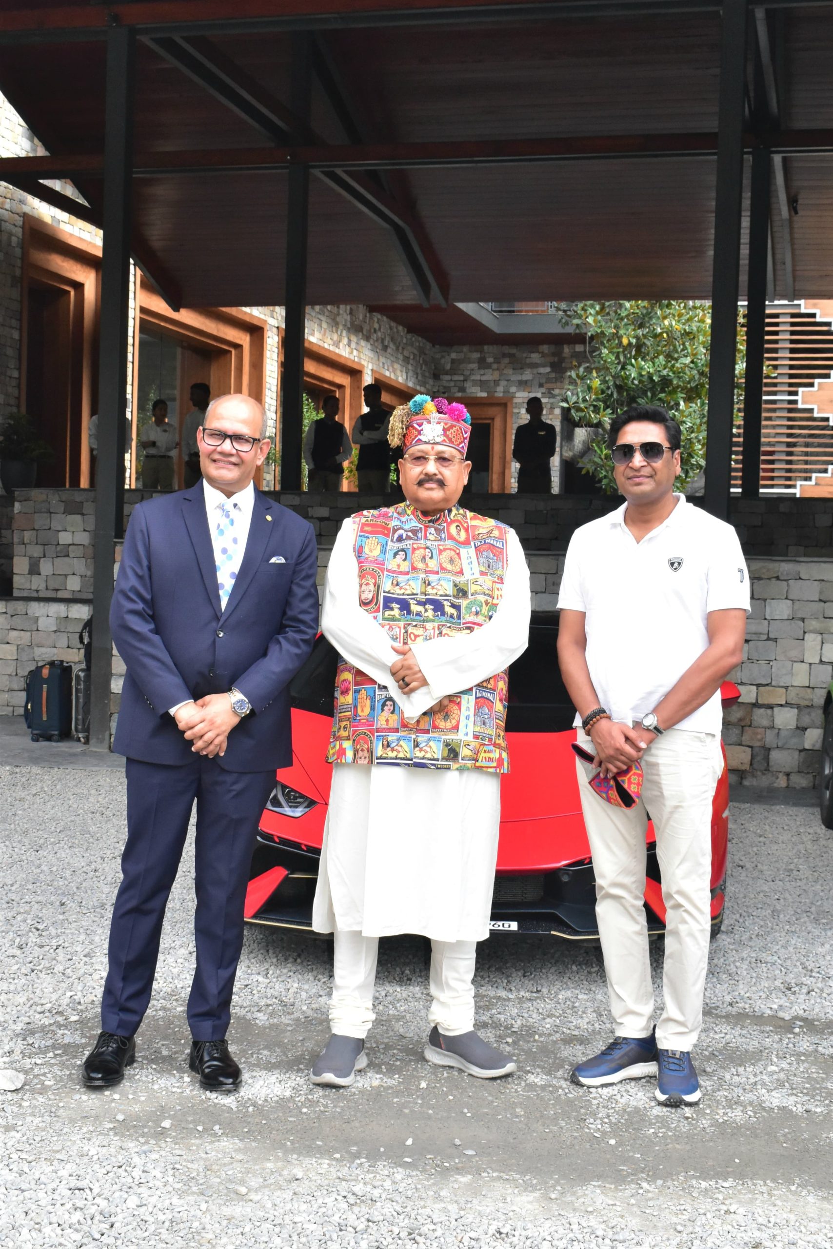विश्व पर्यटन दिवस पर महाराज ने किया 85 लेम्बोर्गिनी कारों के डेलिगेशन का स्वागत