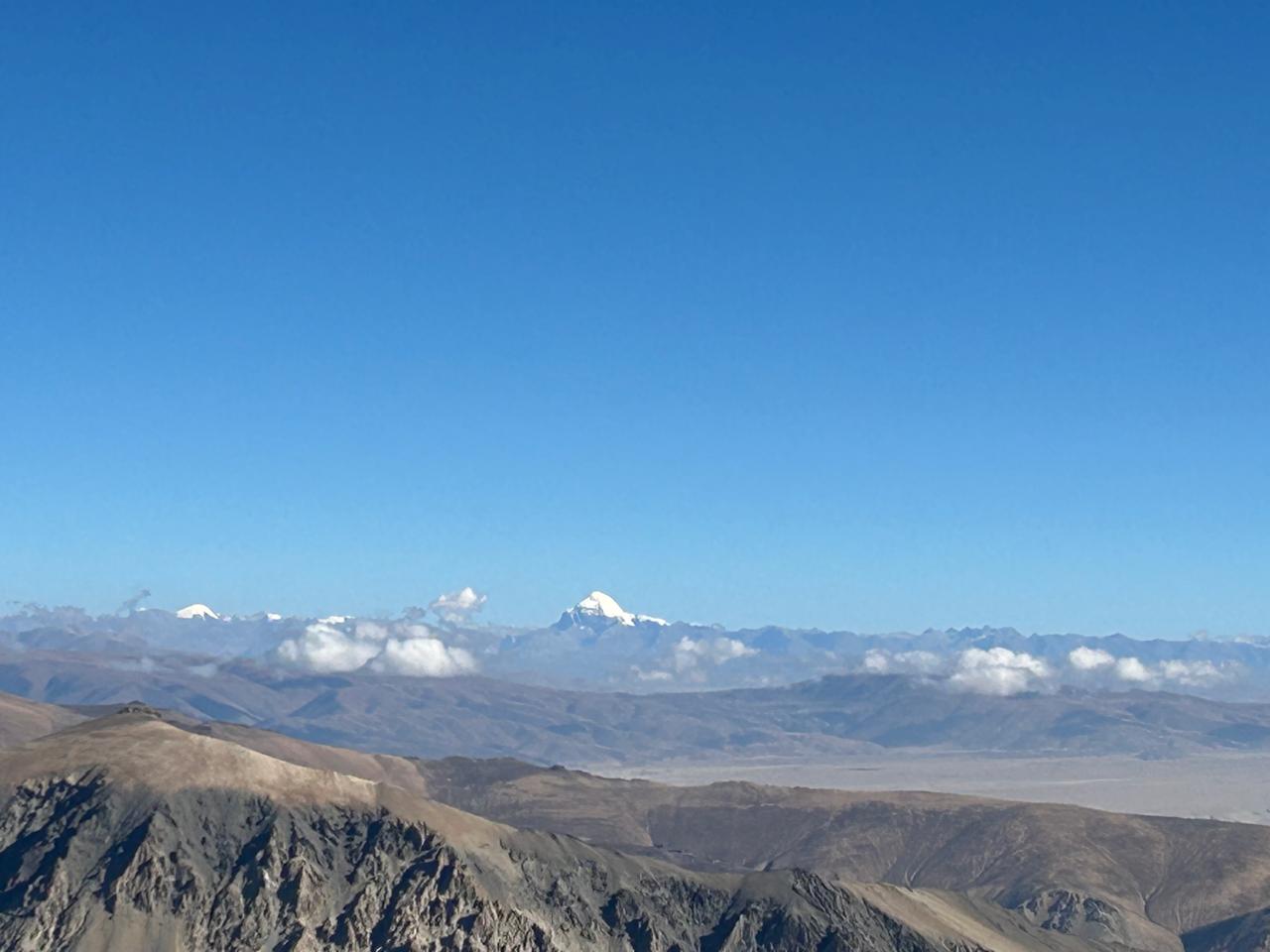 नवरात्रि के पहले दिन भारत की भूमि से शुरू हुए कैलाश पर्वत के पवित्र दर्शन