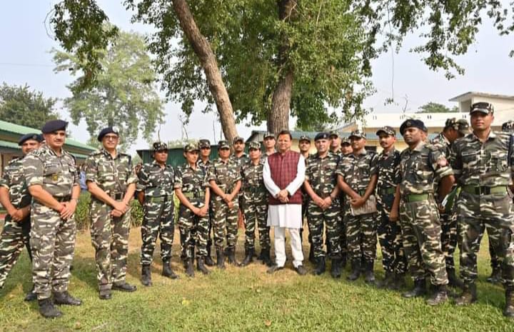 CM धामी ने SSB जवानों के साथ मनाई दीपावली