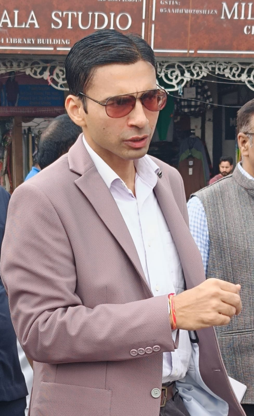 जिलाधिकारी सविन बंसल के दिशा निर्देशन पर आज उपजिलाधिकारी सदर ने कृषि उत्पादन मंडी परिषद कार्यालय का किया औचक निरीक्षण