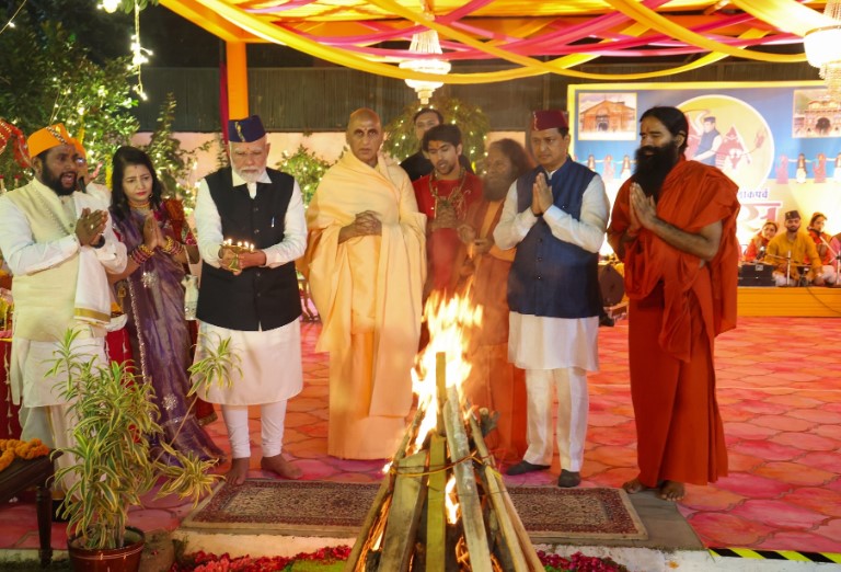 पीएम मोदी ने राज्यसभा सदस्य अनिल बलूनी के आवास में मनाई इगास