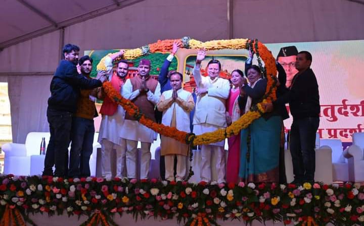 CM धामी ने सात दिवसीय बैकुण्ठ चतुर्दशी मेला एवं विकास प्रदर्शनी- 2024 का दीप प्रज्वलित कर शुभारंभ किया