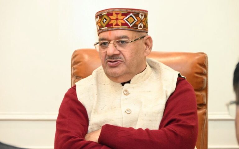 कैबिनेट मंत्री गणेश जोशी ने लोक निर्माण विभाग और एमडीडीए के अधिकारियों के साथ की बैठक