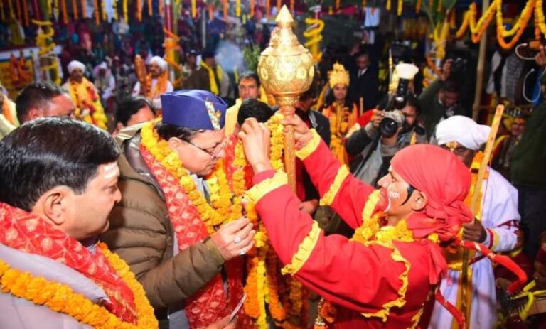 CM धामी ने ओंकारेश्वर मंदिर, ऊखीमठ में पूजा अर्चना कर प्रदेश की खुशहाली की कामना की