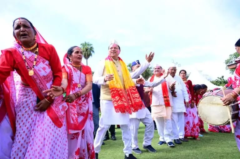 सीएम आवास में दिखे उत्तराखंड की समृद्ध संस्कृति के विविध रंग