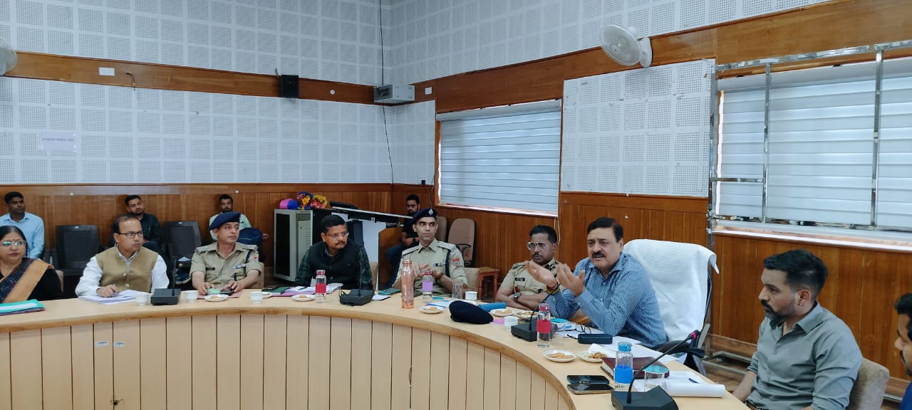 सकुशल चारधाम यात्रा के लिए सभी विभागों को मिलकर कार्य करना है- गढ़वाल आयुक्त
