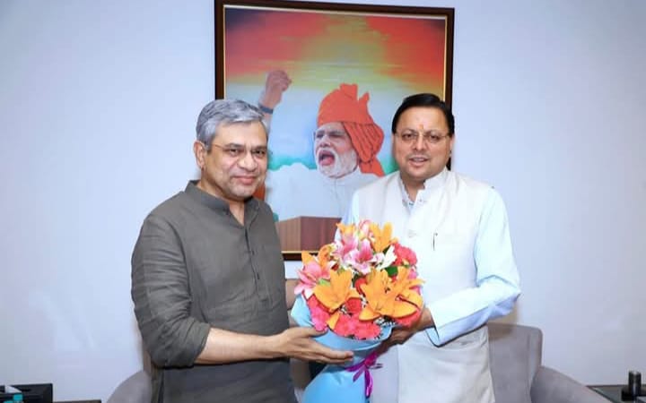 दिल्ली में सीएम धामी की रेल मंत्री से मुलाकात, कॉरिडोर के लिए मांगी ऋषिकेश की बेशकीमती जमीन