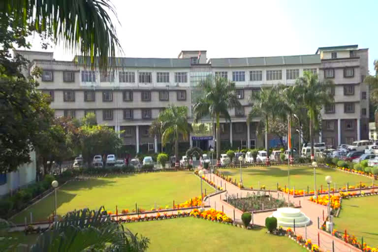 उत्तराखंड में IAS और PCS अफसरों के बंपर तबादले, एक क्लिक में देखिए लिस्ट