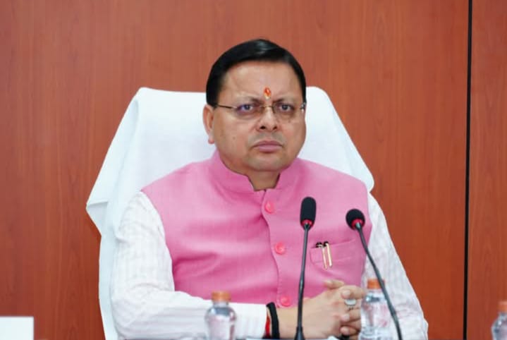 मुख्यमंत्री ने राज्य आपतकालीन परिचालन केन्द्र पहुंचकर प्रदेश में हो रही अतिवृष्टि का लिया जायजा