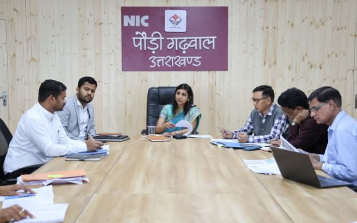 जिलाधिकारी स्वाति एस. भदौरिया ने आवास विभाग, पार्किंग और अन्य अवस्थापना परियोजनाओं की प्रगति की समीक्षा की