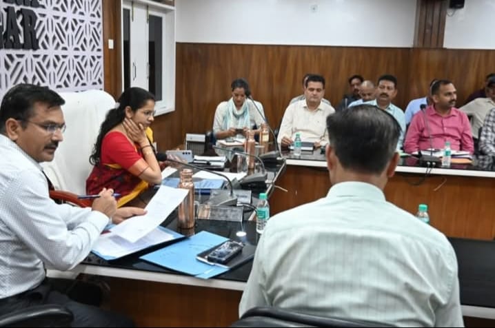 टिहरी डीएम की अध्यक्षता में जन सुनवाई कार्यक्रम का आयोजन हुआ
