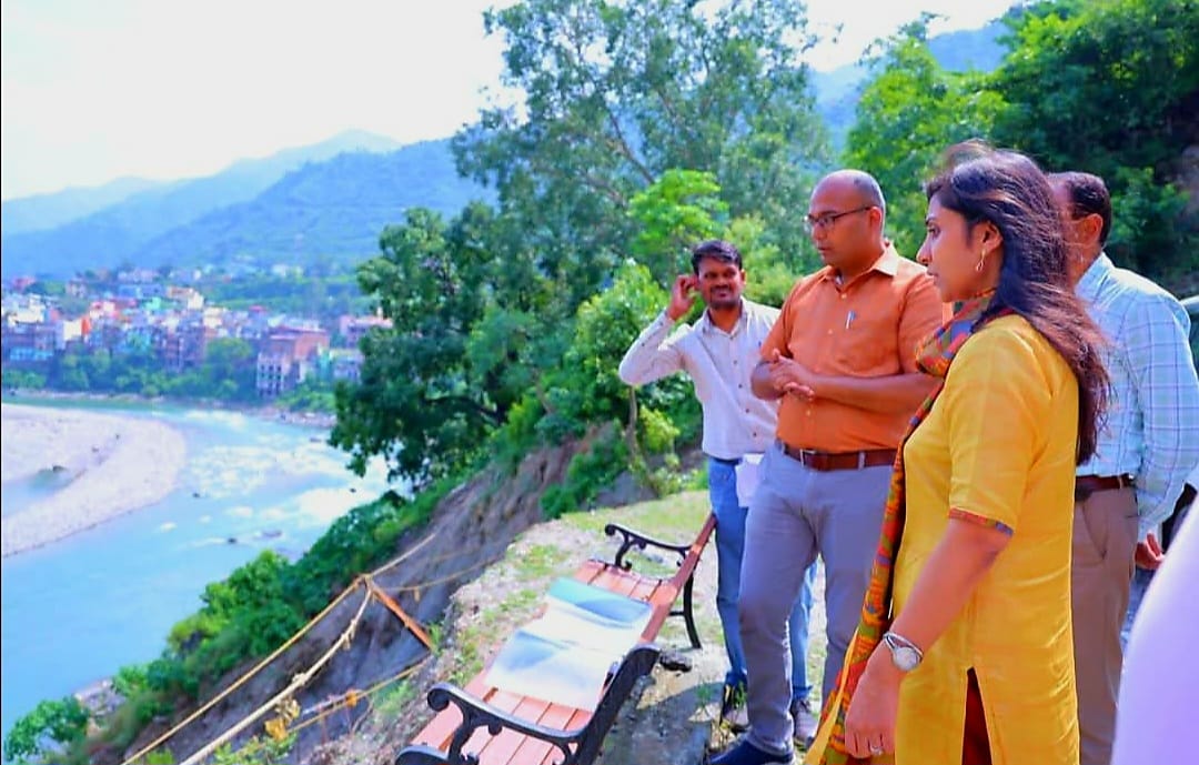 जिलाधिकारी गढ़वाल स्वाति एस. भदौरिया ने निर्माणाधीन सतपुली झील व एंगलर हट का स्थलीय निरीक्षण किया
