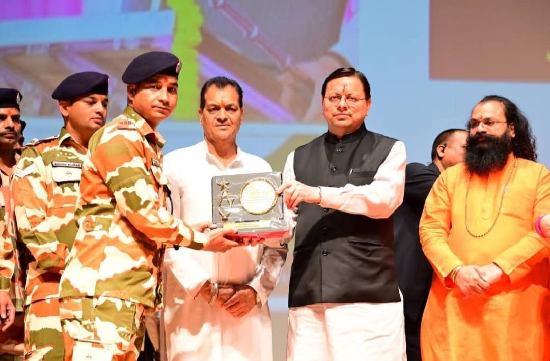 आपदा में राहत कार्य करने वालों का सम्मान करना उनके प्रति कृतज्ञता का प्रतीक है : मुख्यमन्त्री धामी