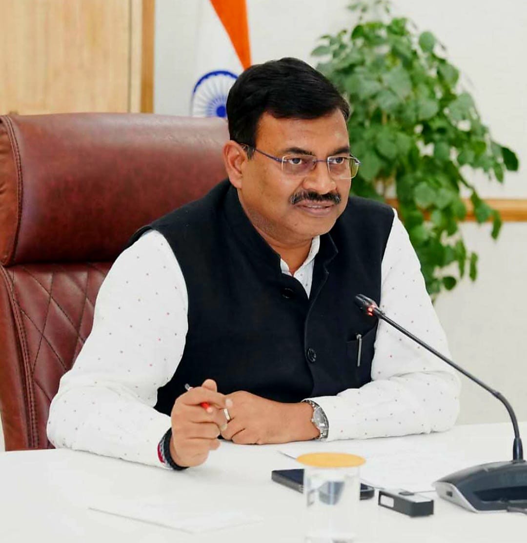 मुख्यमंत्री धामी ने दिए सेब उत्पादक किसानों की सब्सिडी तत्काल वितरित किए जाने के निर्देश।