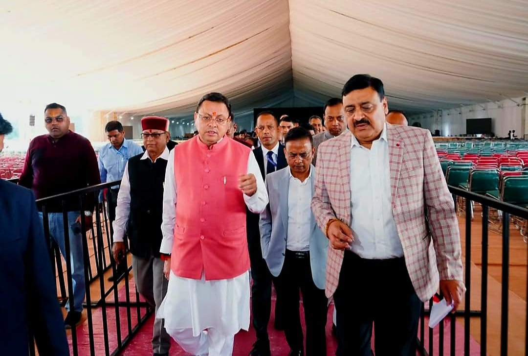 FRI पहुंचे सीएम धामी, राज्य स्थापना दिवस कार्यक्रम तैयारियों का लिया जायजा