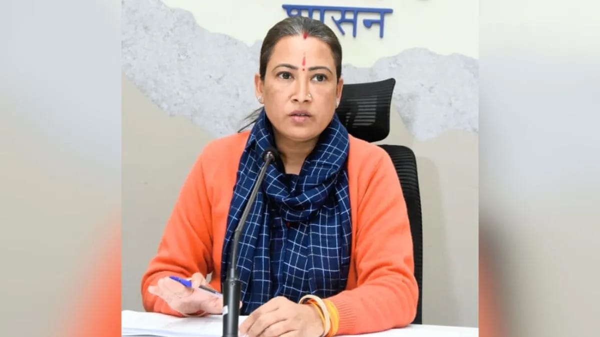 राशन कार्ड बनवाने की प्रक्रिया होगी आनलाइन, कैबिनेट मंत्री रेखा आर्या ने अफसरों को दिए निर्देश