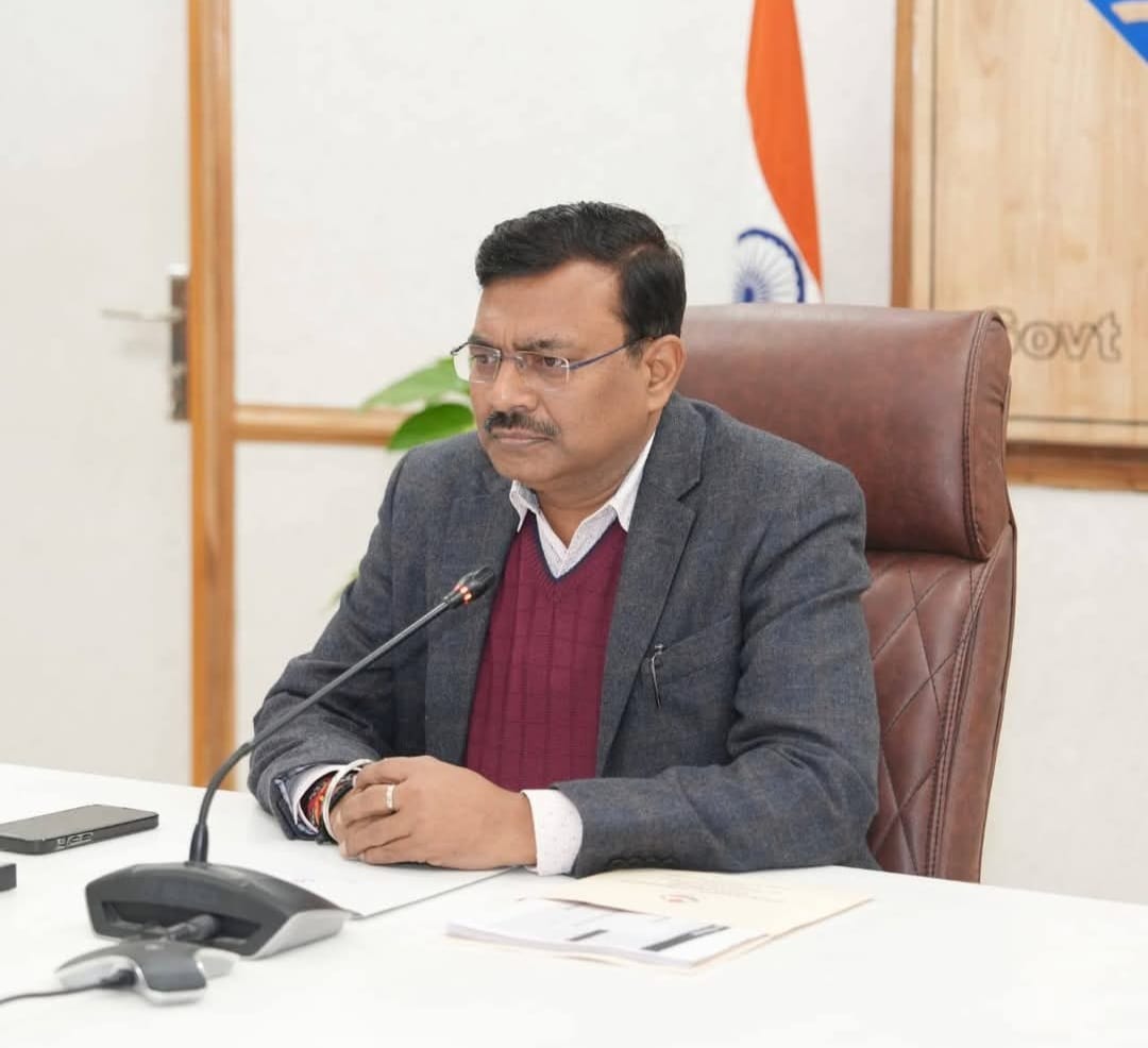 मुख्य सचिव ने की समीक्षा, पीएम मोदी के शिलान्यास की 18 योजनाएं पूरी, 73 पर चल रहा काम