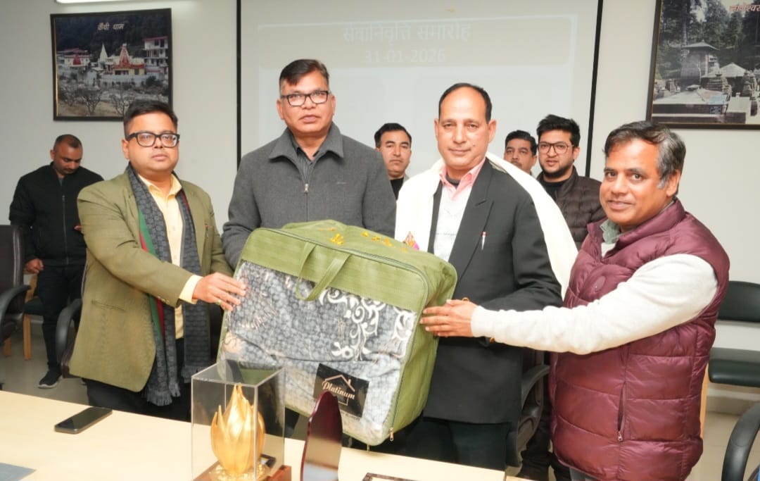 सूचना विभाग में शासकीय सेवा पूर्ण कर सेवानिवृत्त हुए मुख्य प्रशासनिक अधिकारी एवं वरिष्ठ प्रशासनिक अधिकारी