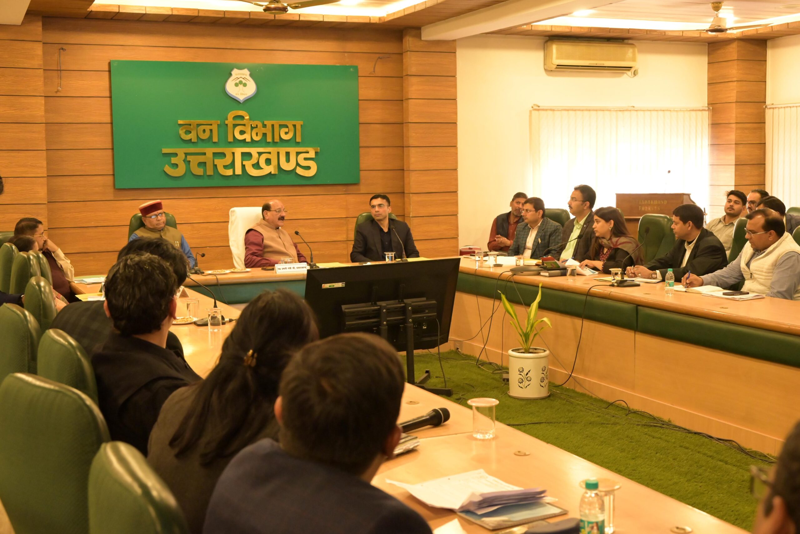 रोड कटिंग में गड़बड़ी पर सख्त वार, नियम तोड़े तो होगा विधिक एक्शन – प्रभारी मंत्री