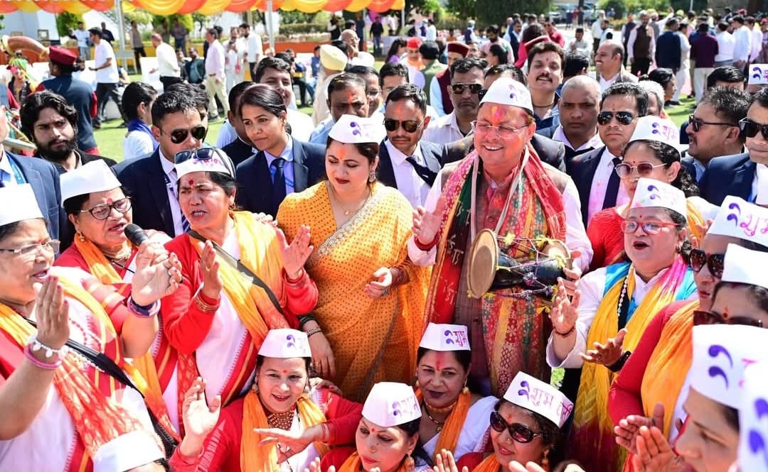 मुख्यमंत्री आवास में धूमधाम से मना होली मिलन समारोह