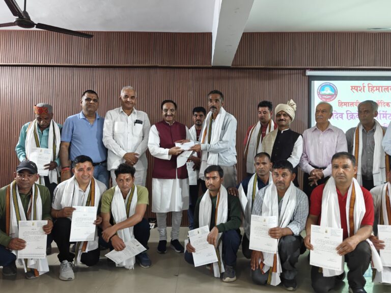 डॉ. ‘निशंक’ ने किया खिलाडियों का सम्मान 