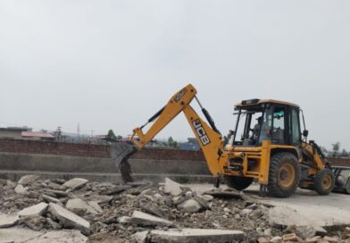 देहरादून में 30 बीघा अवैध प्लॉटिंग पर चला एमडीडीए का बुलडोजर