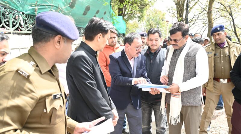 मुख्य सचिव ने किया भवाली-रातिघाट बाईपास, श्री कैंचीधाम मंदिर में निर्माण कार्यों का स्थलीय निरीक्षण किया