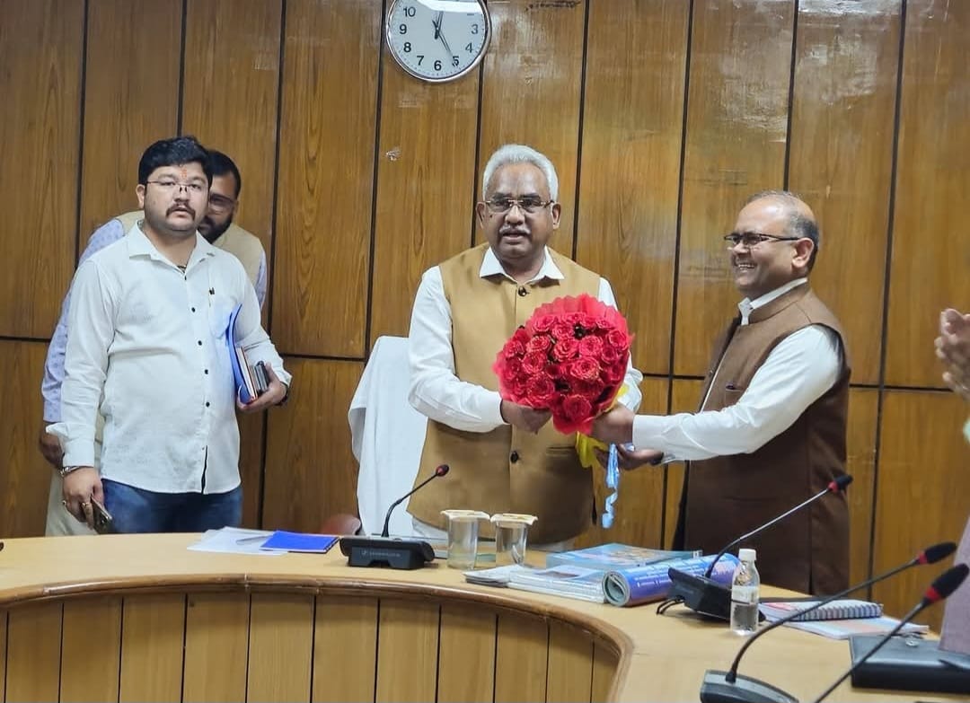 आपदा प्रबंधन मंत्री मदन कौशिक ने ली विभागीय बैठक