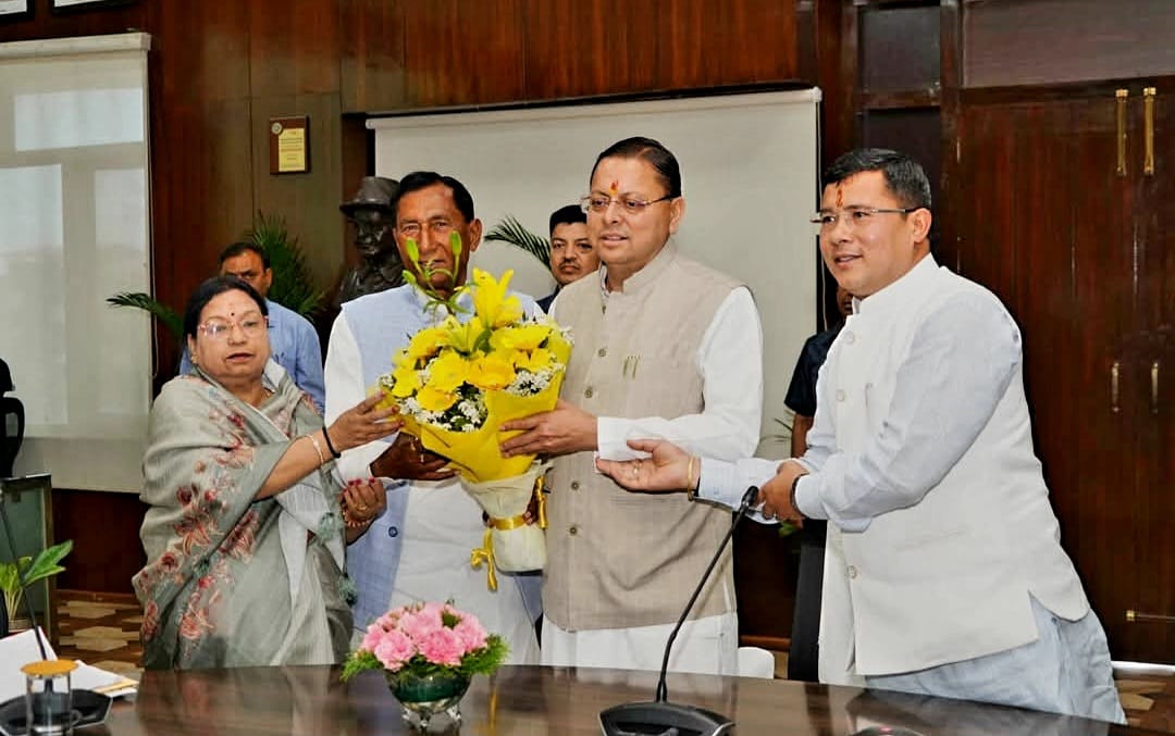 CM धामी का अल्टीमेटम, 20 दिन में जारी हों सभी लंबित शासनादेश