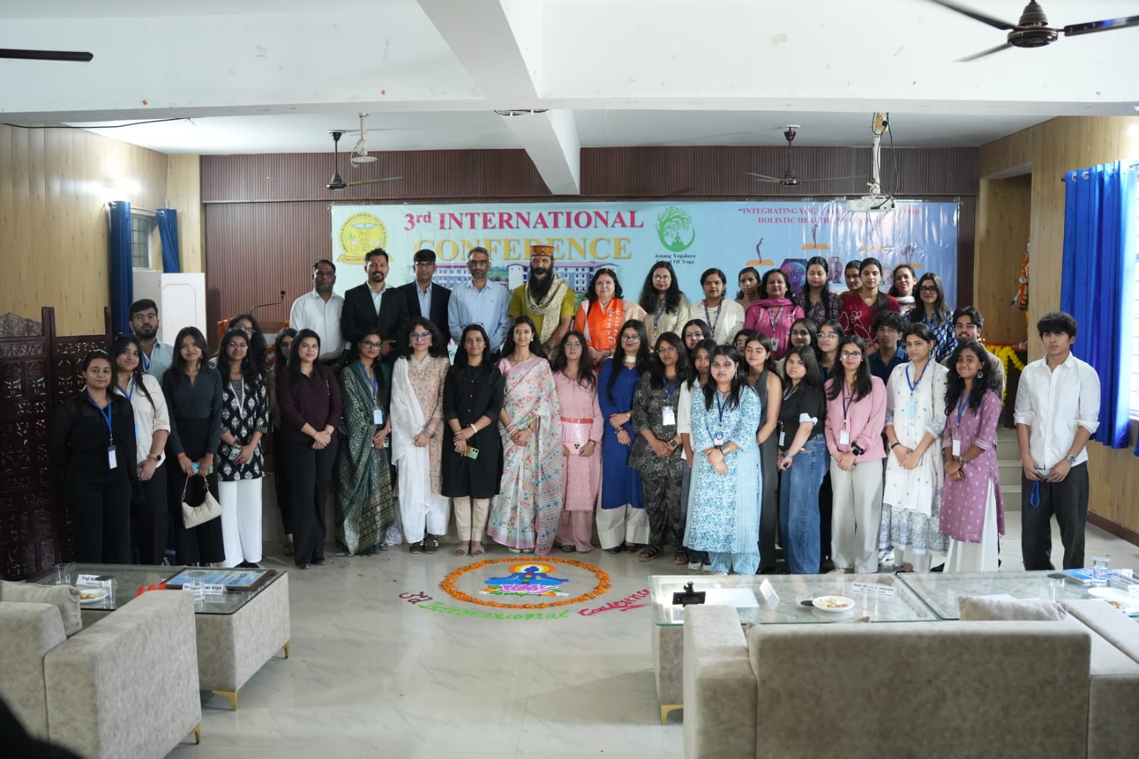 स्पर्श हिमालय विश्वविद्यालय में अंतर्राष्ट्रीय योग सम्मेलन का भव्य शुभारंभ, 300 से अधिक शोधार्थियों की भागीदारी