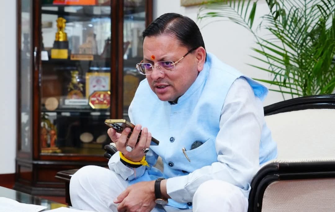 सीएम धामी ने हाईस्कूल-इंटर टॉपर्स को किया सम्मानित, फोन पर दी बधाई