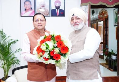 मुख्यमंत्री धामी से गुरुद्वारा श्री हेमकुंट साहिब प्रबंधन ट्रस्ट के अध्यक्ष नरेंद्र जीत सिंह बिंद्रा ने भेंट की।