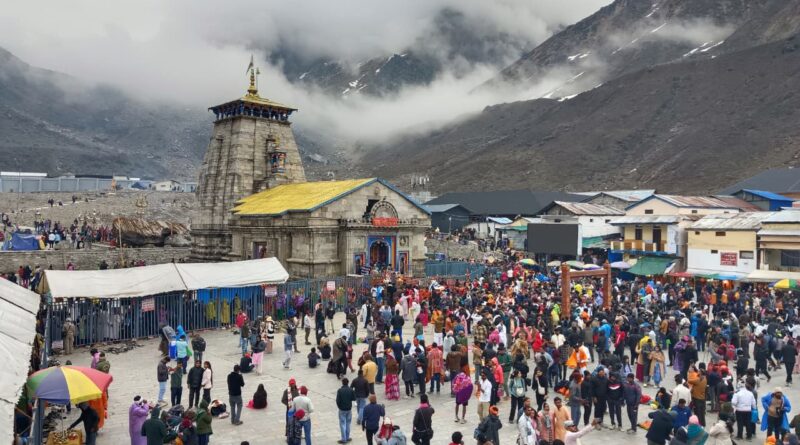 श्री केदारनाथ धाम यात्रा 2026: सुदृढ़ व्यवस्थाओं के बीच उमड़ा आस्था का सैलाब