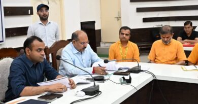 जनपद में कचरा एवं ठोस अपशिष्ट के उचित निस्तारण हेतु सभी संबंधित अधिकारी गंभीरता से कार्य करे – जिलाधिकारी मयूर दीक्षित