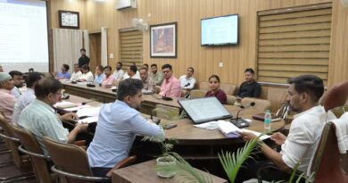 गंगा स्वच्छता पर डीएम सख्त: धरातल पर दिखें नतीजे, सिर्फ प्रजेंटेशन नहीं