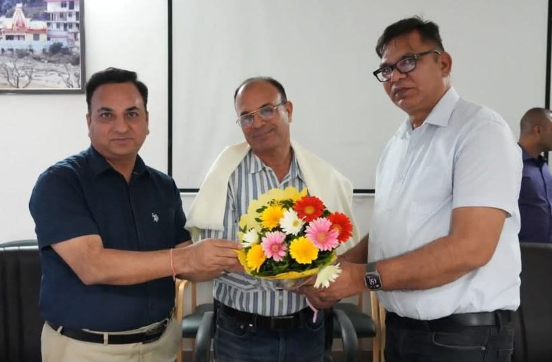 सूचना विभाग के सहायक निदेशक ललिता प्रसाद भट्ट सेवानिवृत्त, भावभीनी विदाई दी गई