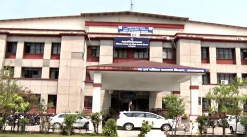 स्वास्थ्य विभाग के सचिव विनय शंकर पांडेय ने सीएमओ के ट्रांसफर से जुड़े आदेश जारी किए