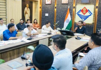 सीएम हेल्पलाइन में लंबित शिकायतों पर डीएम सख्त, डीएम ने विभागों को दी कड़ी हिदायत