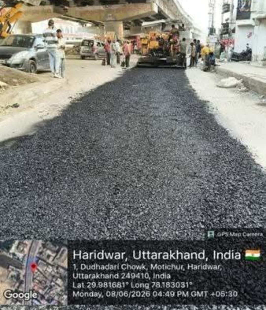 चारधाम यात्रा एवं आगामी कांवड़ यात्रा के दृष्टिगत सिवरेज के लिए खोदी गई सड़कों को त्वरित गति से ठीक करने के लिए दिन- रात किया जा रहा है निमार्ण कार्य